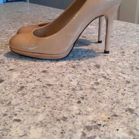 Stuart Weitzman 8.5 nude patent leather platform round toe high heel pumps - Picture 8 of 8